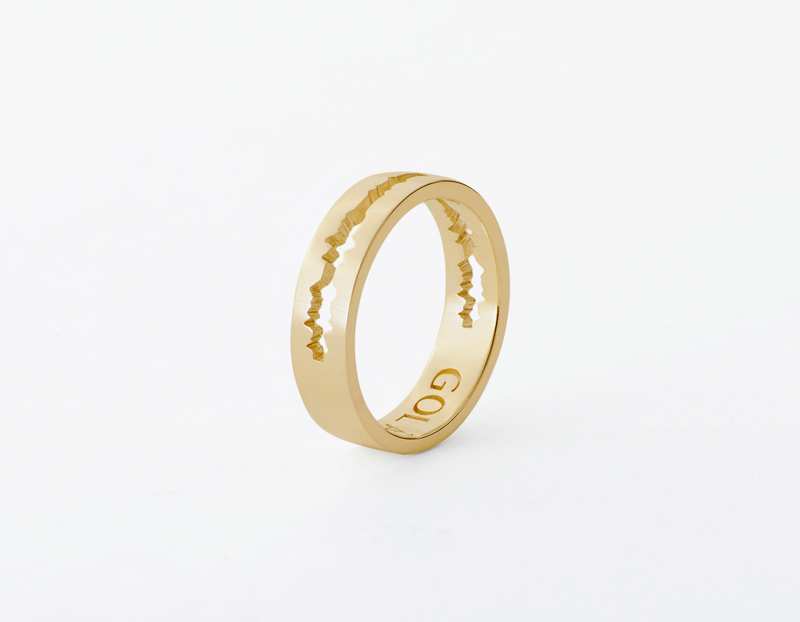 The Cut Wave Ring placed vertical in 18-Karat Gold